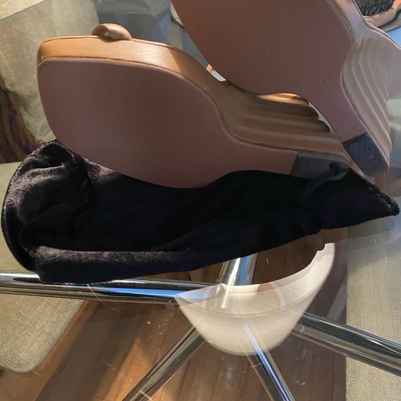 ❤️SKY Platform Tan Sandals - Picture 4 of 7